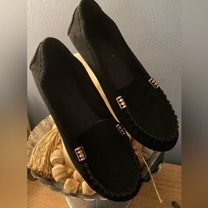 Rosy ~ Accent Loafer ~ Black